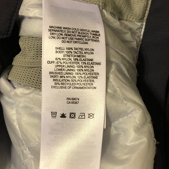 Mountain Hardware Vintersaga Hooded Jacket - Picture 8 of 9